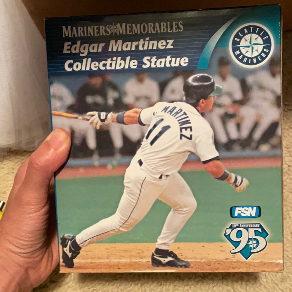 Edgar Martinez collectible statue